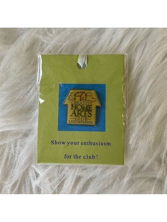 Home Arts Club Jewelry - Pin vintage Home Arts Club